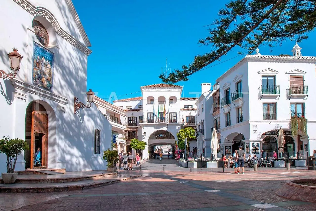 Spectacular Sea Views From Solana 5 Street, Nerja Apartment